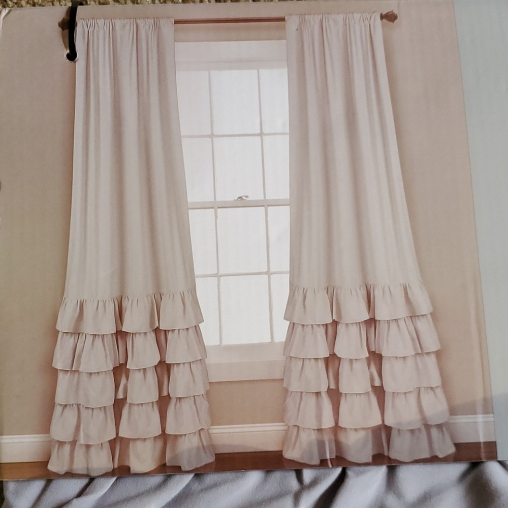 NWT Two panel Allison Ruffle curtains, - Picture 4 of 6